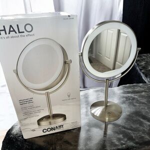 NWT Halo LED Vanity Mirror - Silver